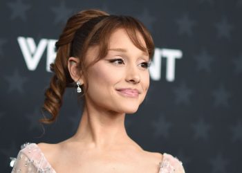 Ariana Grande verklagt unbekannte Hacker wegen Datenklau
