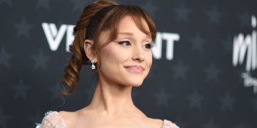 Ariana Grande verklagt unbekannte Hacker wegen Datenklau