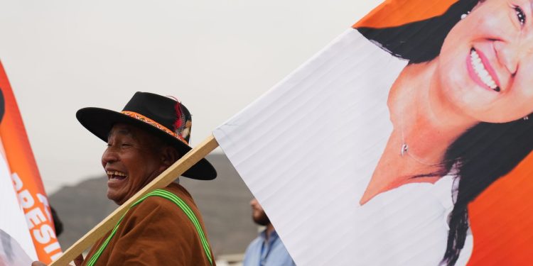 Keiko Fujimori als Präsidentin Perus vereidigt