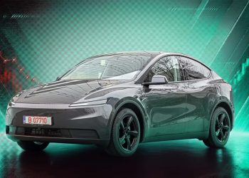 Musk bremst Robotaxi-Pläne, Teslas Gewinn sinkt trotz Rekordumsatz